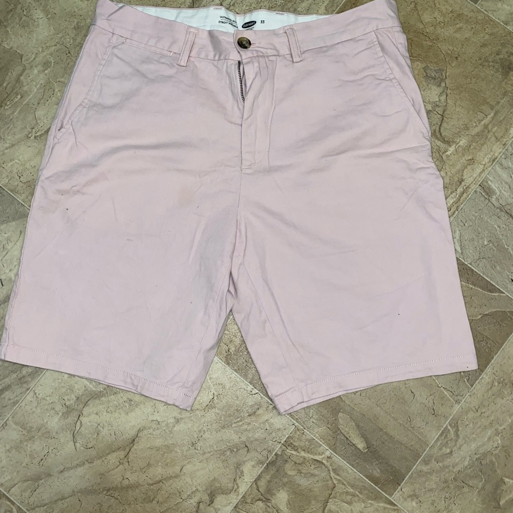 Men’s light pink khaki shorts